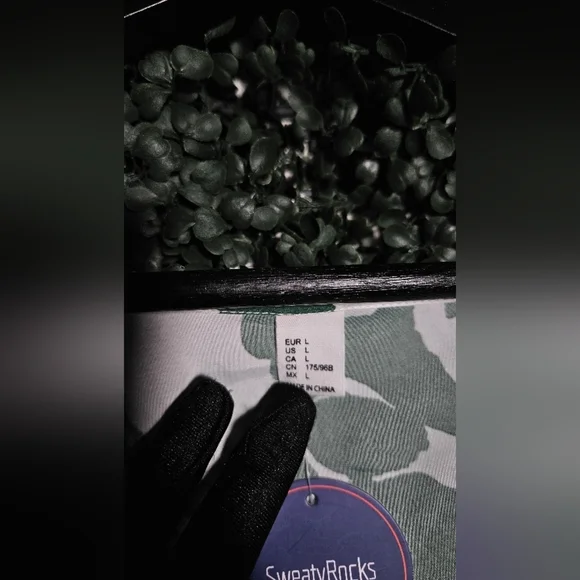 Floral Green Wrap Top - Picture 4 of 4